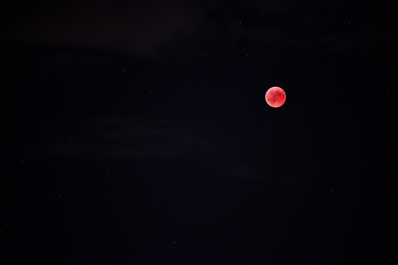 Luna de Fresa. Foto: Unsplash.