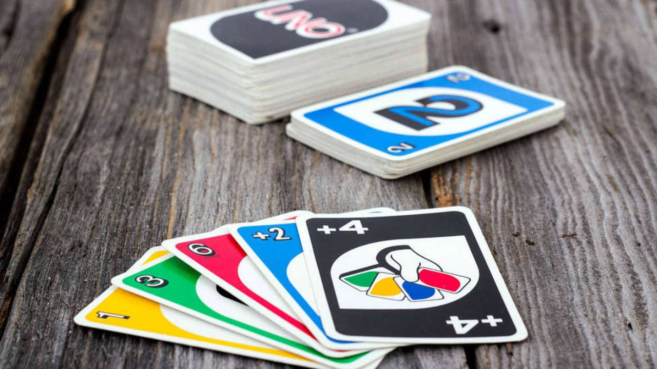 El UNO, otro de los juegos de cartas más famosos del mundo. Foto: Unsplash.