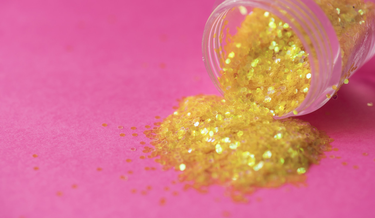 Brillo, glitter, purpurina. Foto: Freepik.