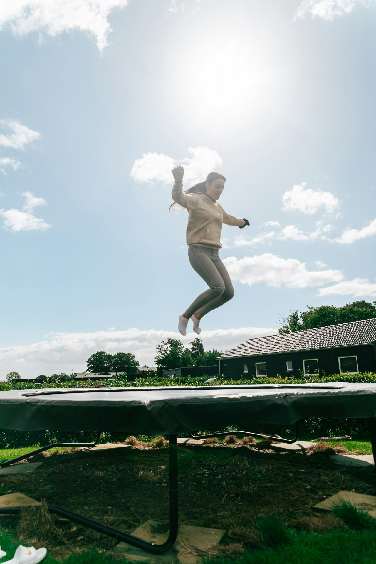 Saltar cama elástica. Foto Unsplash