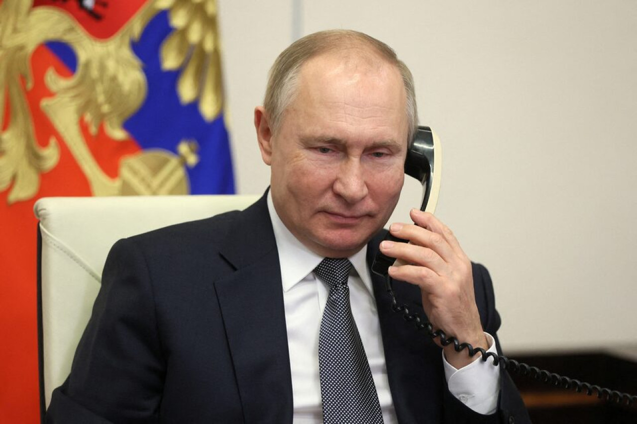 Conversación telefónica de Vladimir Putin. Foto: Reuters/Mikhail Metzel