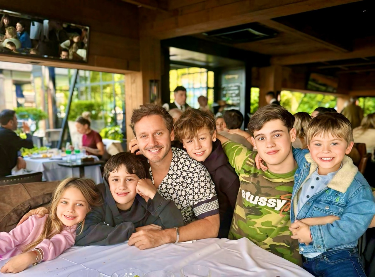 Benjamín Vicuña junto a sus hijos en el Día del Padre. Foto: Instagram.