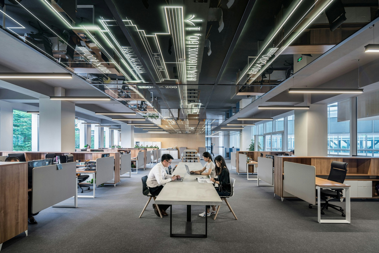 Oficina, trabajo, presencial. Foto Unsplash