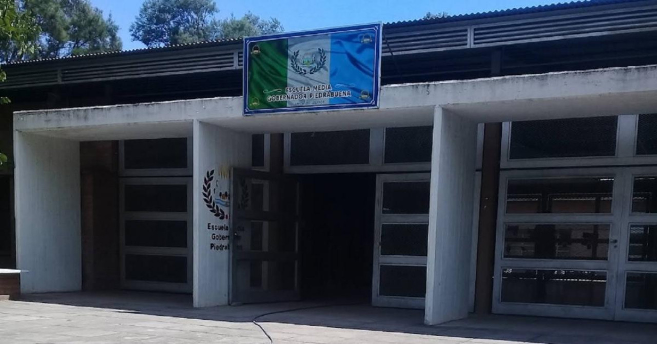 Escuela Media Gobernador Piedrabuena de Tucumán. Foto: Google Maps.