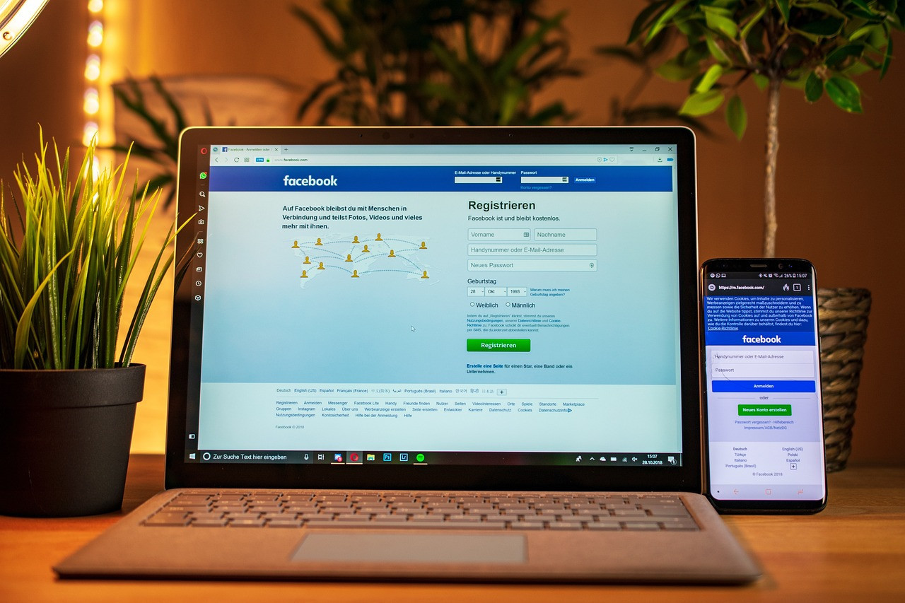 Facebook, redes sociales. Foto: Freepik.