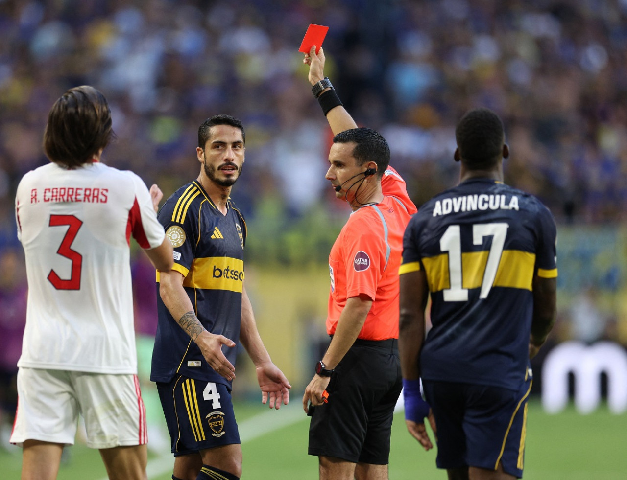 Nicolás Figal fue expulsado en el debut de Boca ante Benfica en el Mundial de Clubes. Foto: Reuters (Nathan Ray Seebeck)