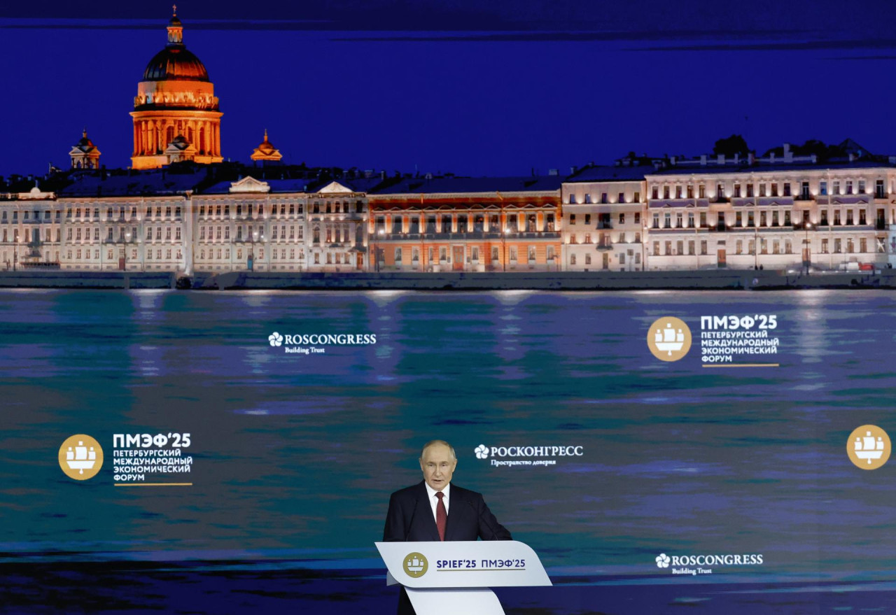 Vladimir Putin en el Foro Económico Internacional de San Petersburgo. Foto: EFE.