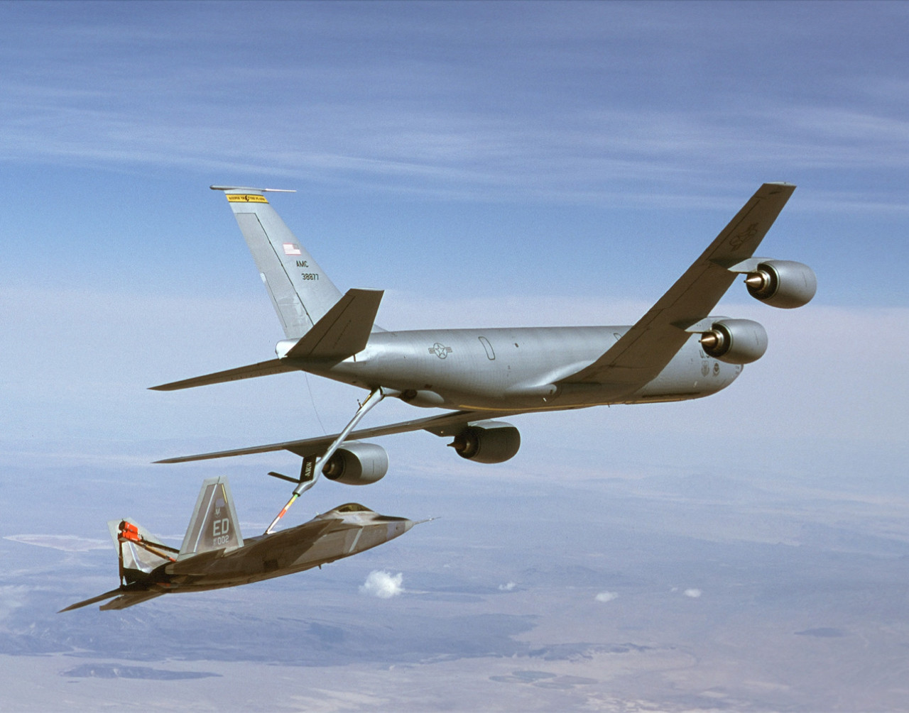 Uno de los aviones cisterna de Estados Unidos que viajó a Europa. Foto: Wikipedia.