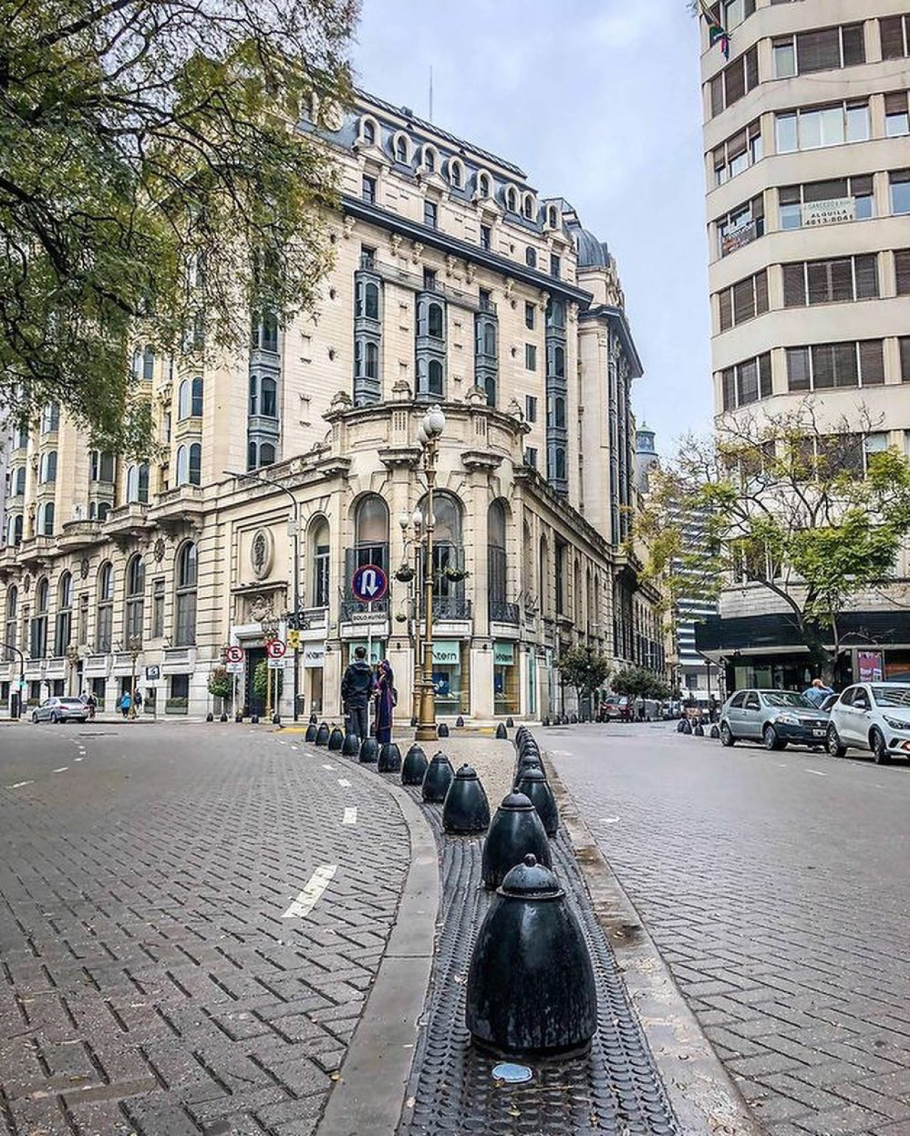 Las esquinas más icónicas de CABA: Florida y Marcelo T. De Alvear. Foto Instagram @turistaenbuenosaires