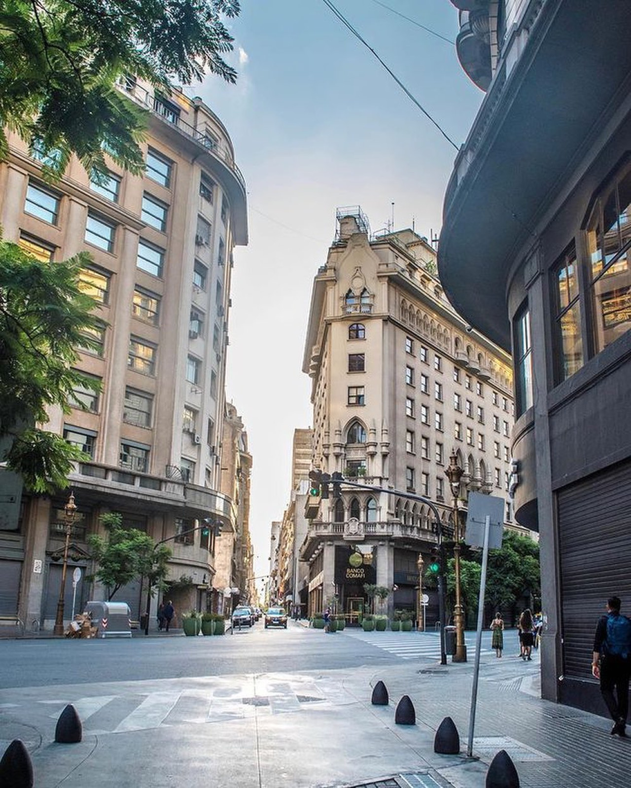 Las esquinas más icónicas de CABA: Diagonal Norte y Bartolomé Mitre. Foto Instagram @turistaenbuenosaires
