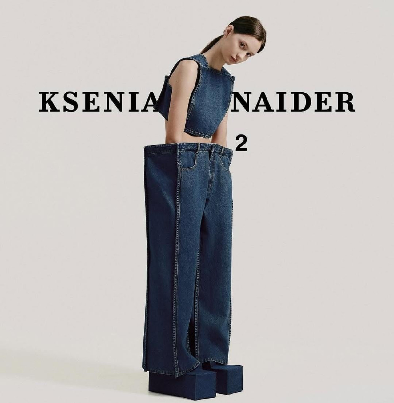Jeans cuadrados, la nueva tendencia de moda. Foto: Instagram / kseniaschnaider.