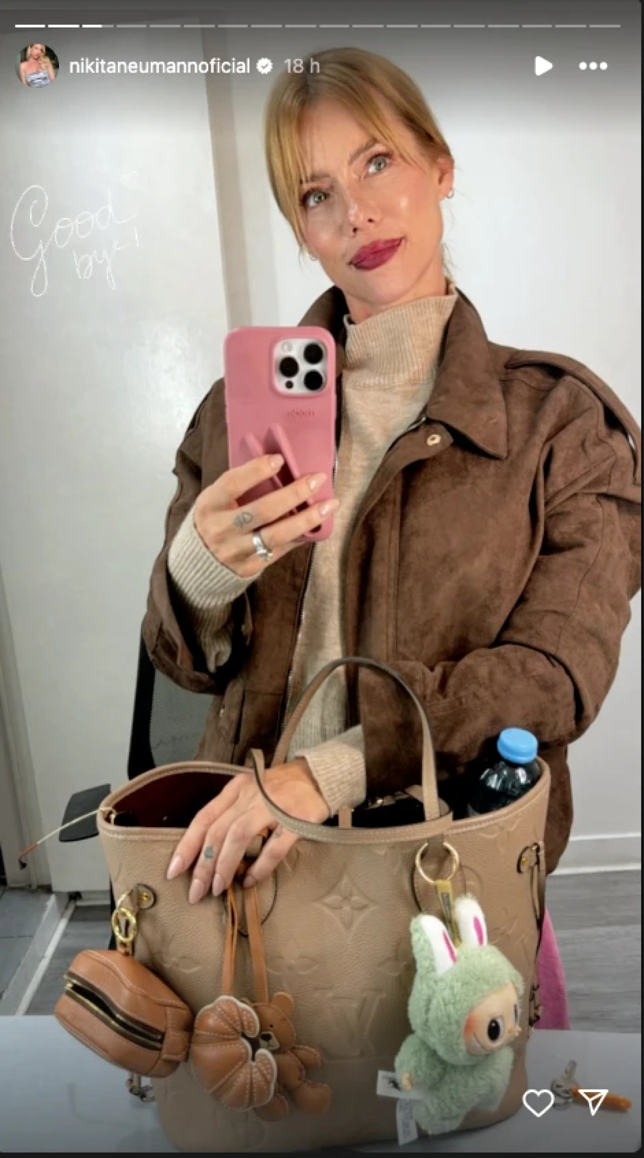 Nicole Neumann se sumó a la tendencia de los bag charms. Foto captura Instagram