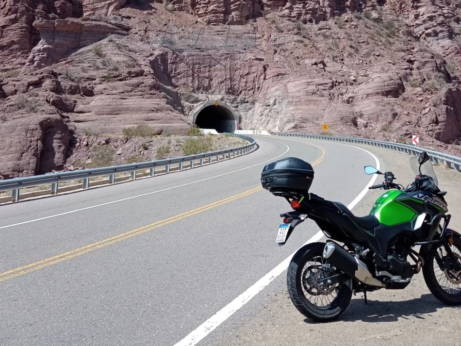 La moto de Sergio Luis Biondini, el motociclista que falleció tras ser embestido por un camión cerealero. Foto: Facebook / Sergio Biondini.