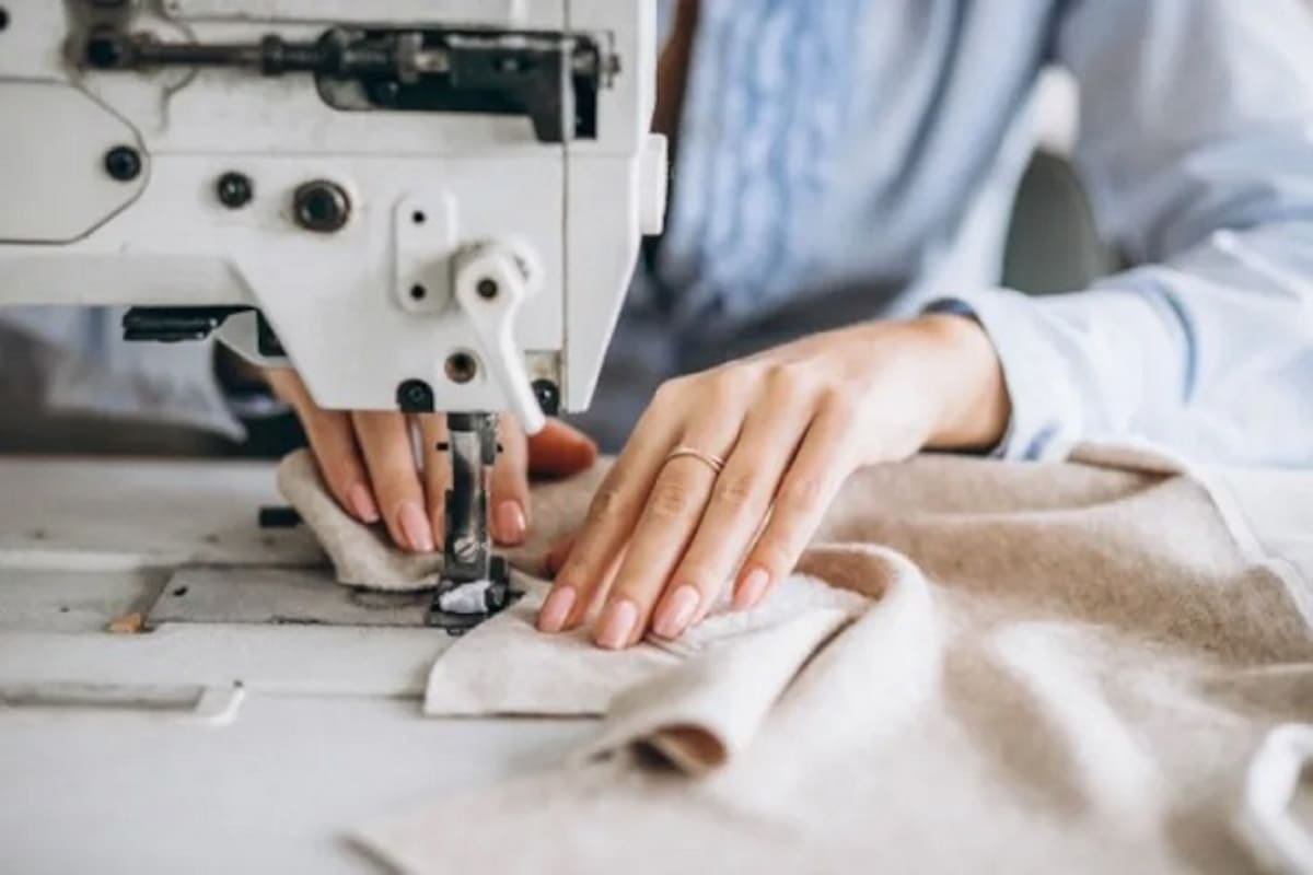 Trabajo de costura en una máquina