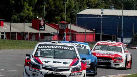 Toda la gloria para Matías Rossi: se consagró bicampeón en el Top Race