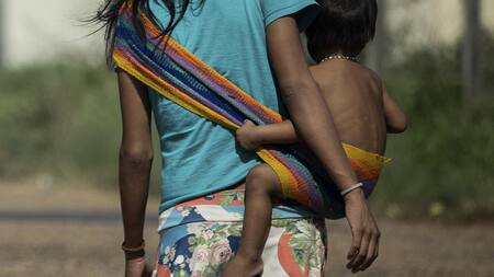 Las condiciones secas pueden aumentar los criaderos del mosquito Aedes por el mayor almacenamiento de agua alrededor de los hogares. Foto: EFE.