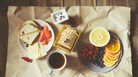 Desayuno, yogurt, comida, frambuesa, fruta. Foto: Unsplash