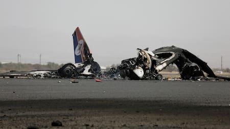 Consecuencias de un ataque aéreo israelí en Saná. Foto: Reuters/Khaled Abdullah.