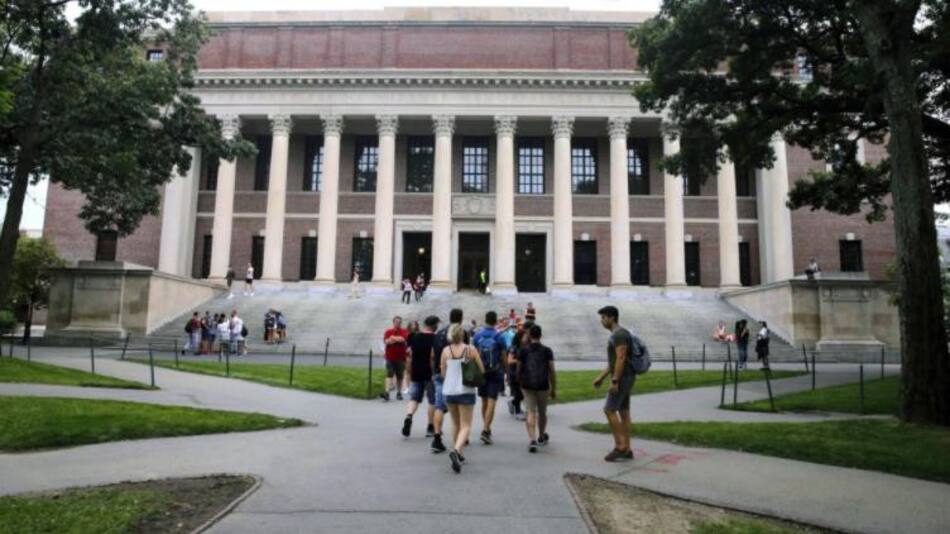 Por el Covid-19, las universidades de EEUU perdieron más de medio millón de estudiantes