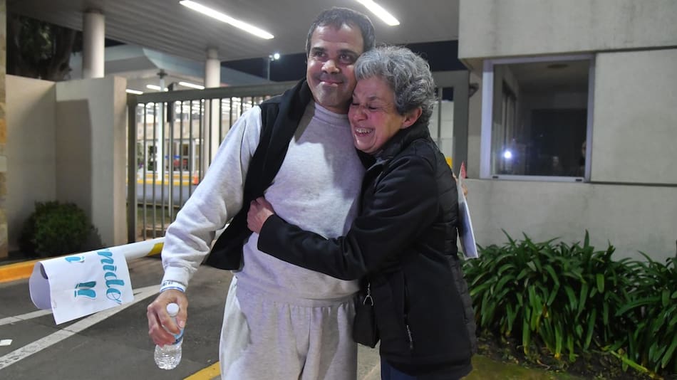 Arribo al país de los argentinos deportados en Estados Unidos.