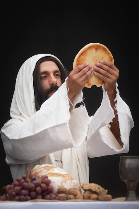 Malvinas Argentinas vivió el Vía Crucis junto a sus comunidades parroquiales