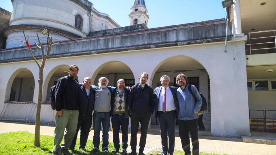 Alberto Fernández en la Parroquia San Cayetano de Liniers
