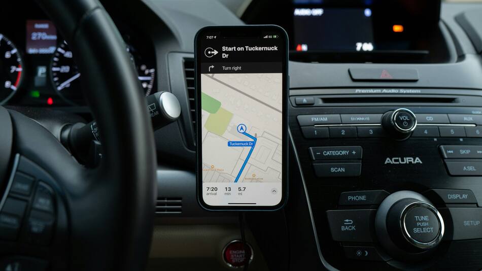 Autos, GPS, Google Maps. Foto: Unsplash