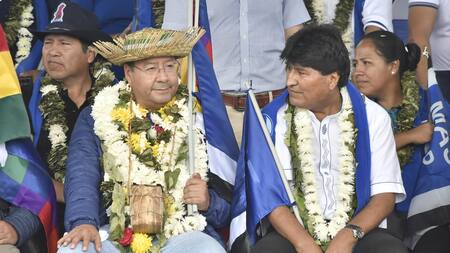 Luis Arce y Evo Morales. Foto: EFE.