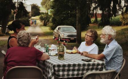 Abuela, familia. Foto: Unsplash.