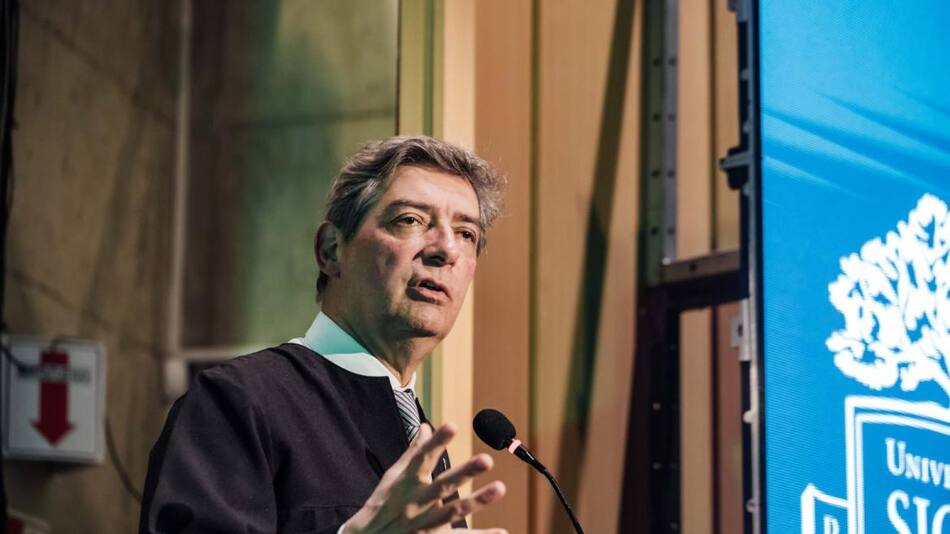 Distinción en la Universidad Siglo XXI para Horacio Rosatti.