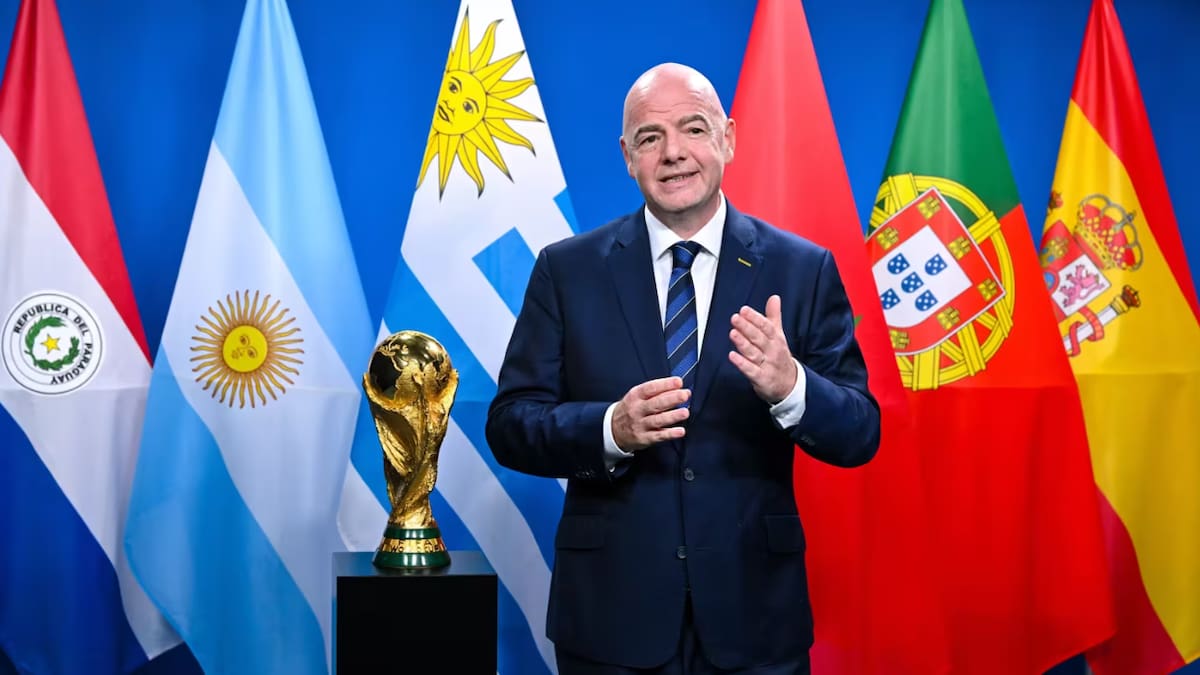 El presidente de la FIFA, Gianni Infantino, y el Mundial 2030.