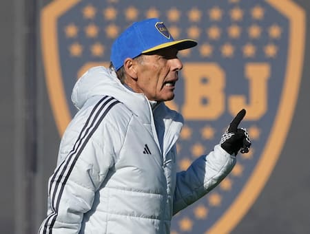 Miguel Ángel Russo en el entrenamiento de Boca.