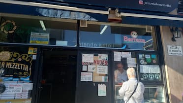 Cuánto cuesta comer de parado en La Mezzetta, considerada la mejor fugazzeta de Buenos Aires