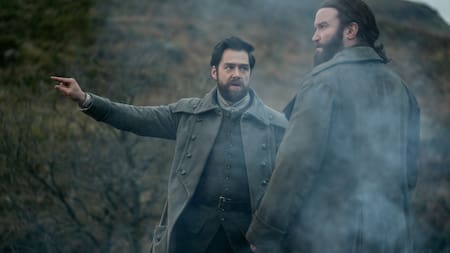 Roger y Buck en el pasado; Outlander. Foto: Starz