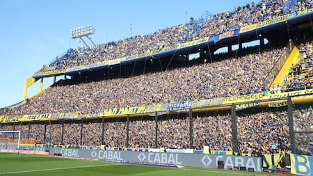 La Bombonera se tiño de azul y oro para la despedida de Riquelme. Foto: Twitter @BocaJrsOficial.