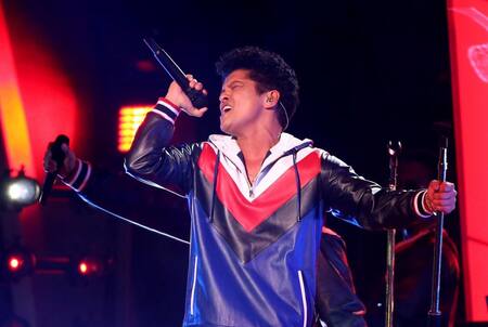 Bruno Mars - Grammy 2017 - Reuters