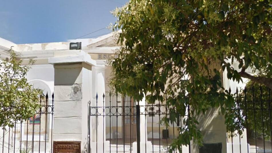 San Luis - festejo de cumpleaños en escuela con torta hot