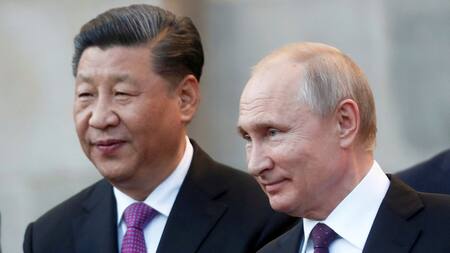 El presidente chino Xi Jinping y el presidente ruso Vladimir Putin. Archivo: Reuters