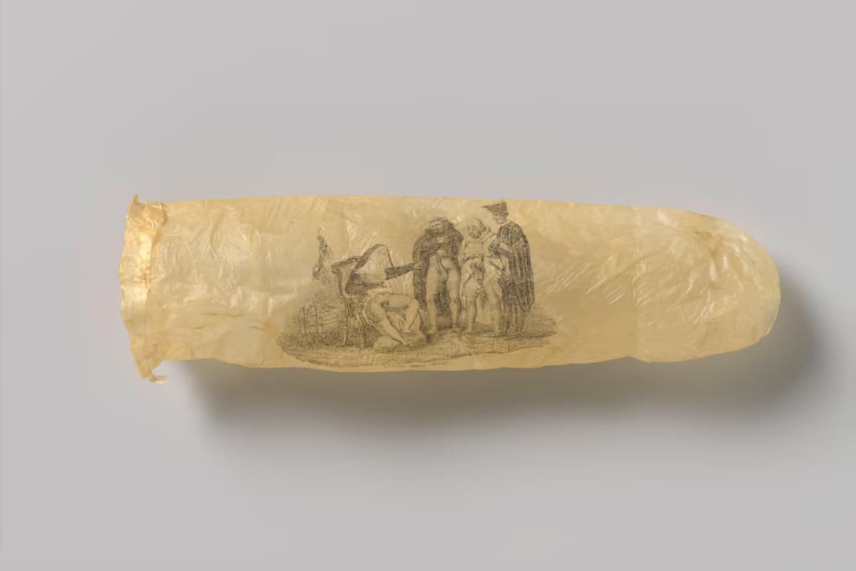 El condón en exposición en Amsterdam tiene unos 200 años. Fuente: EFE