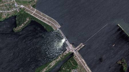 Destrucción de la represa de Kajovka, Ucrania. Foto: Reuters.