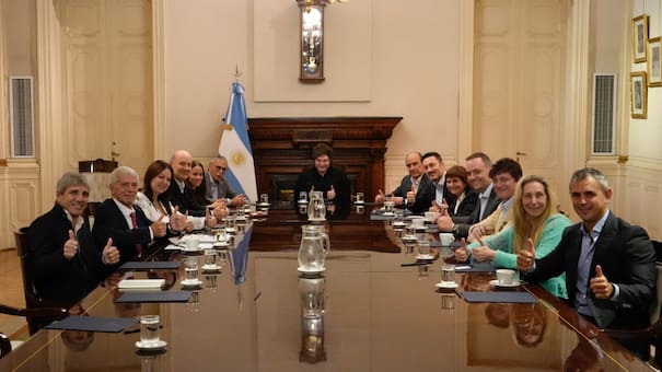 Javier Milei esperará el anuncio sobre el nuevo préstamo del FMI junto a sus ministros en Casa Rosada