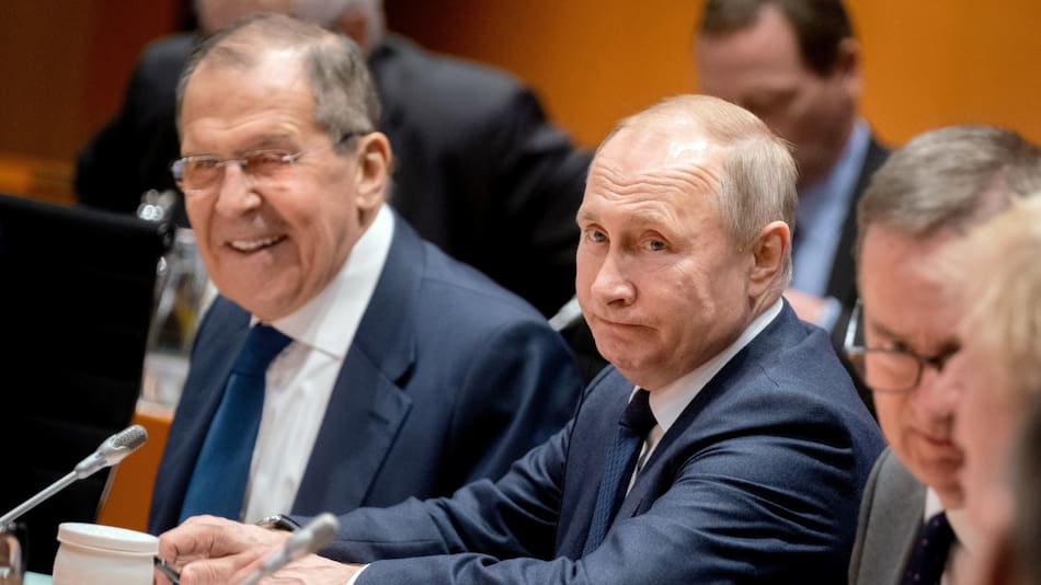 Serguéi Lavrov junto al presidente ruso, Vladimir Putin. Fuente: Reuters.