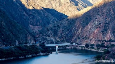 Viñedos, gastronomía y montañas: el pueblito de 150 habitantes que cautiva con su belleza en la provincia menos pensada