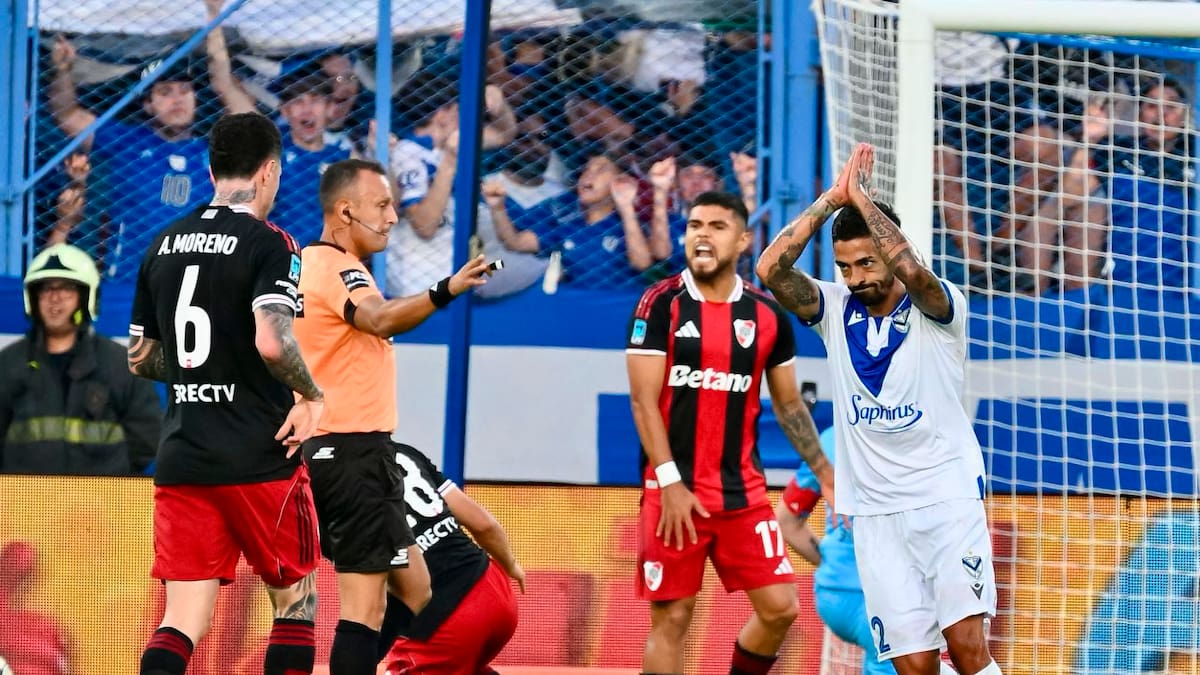 Vélez Sarsfield vs River Plate.