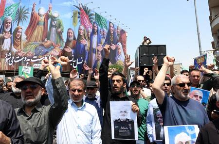 Protestas en Irán tras ataques de Israel que dejaron altos mandos militares muertos. Foto: EFE.
