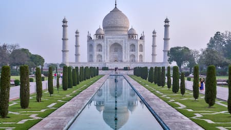 El Taj Mahal es un monumento funerario de India construido entre 1632 y 1654. Unsplash.