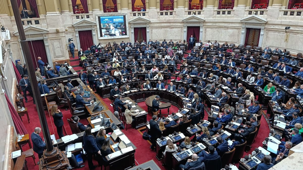 En medio de un fuerte debate, el oficialismo logró aprobar en Diputados el proyecto que autoriza un plan de pago a holdouts