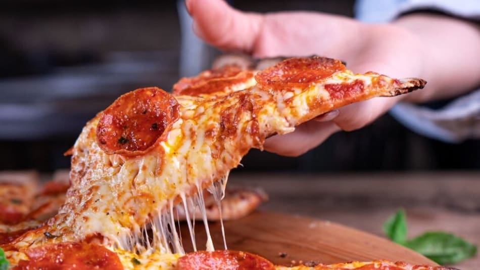 Cuál es la mejor mozzarella para pizza. Foto Freepik.