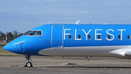 Avión de Flyest - Aeroparque