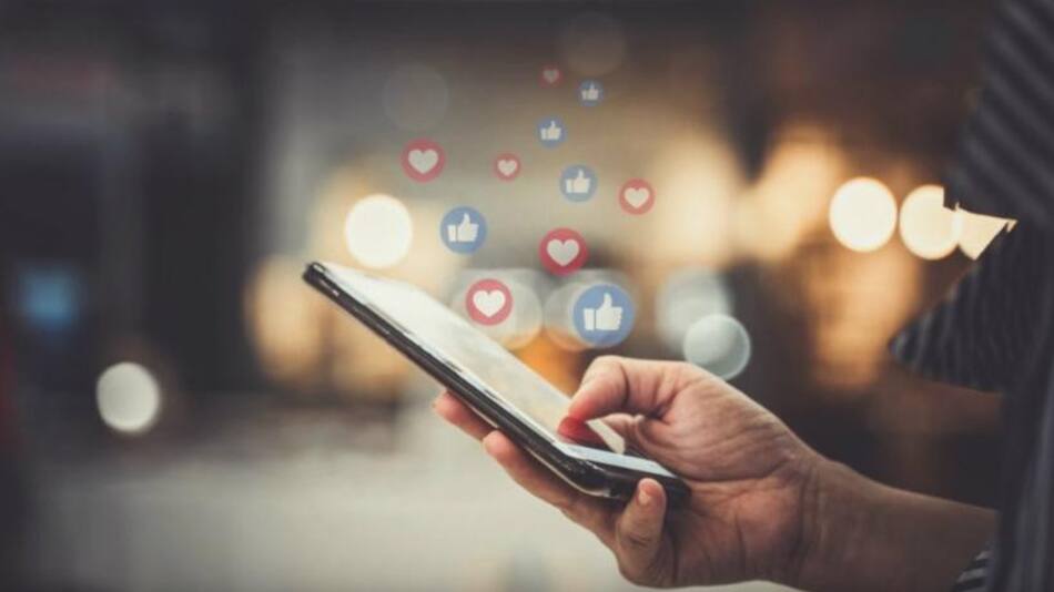 Hay 4.620 millones de usuarios de redes en todo el mundo. Foto: NA.